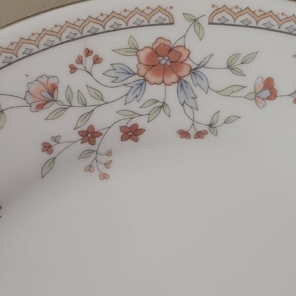 Vintage Fine Porcelain by Northridge China Bright White Floral Design Set of 2 - Picture 10 of 12